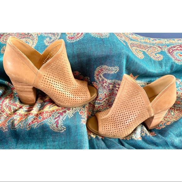 lucky brand livey bootie taupe